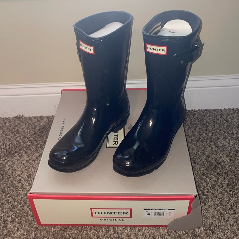 Womens ombré hunter rain boots! Slightly worn, size 9! Black/dark slate color!